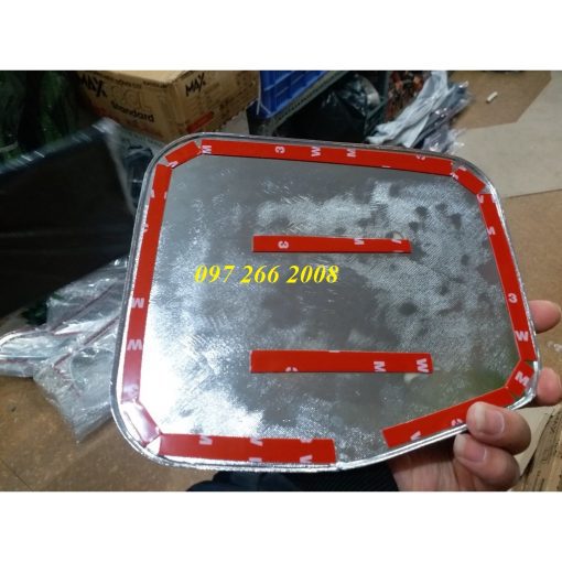 Ốp nắp bình xăng xe Toyota Fortuner đời 2006, 2007 2008 2009 2010 2011 2012 2013 2014 2015 - Mạ crom cao cấp - Hình ảnh 3