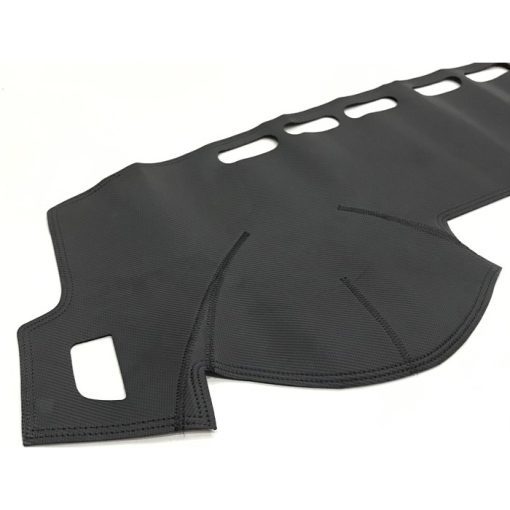Thảm Taplo da carbon xe Toyota Yaris 2014 - 2015 2016 2017 Hàng 3 lớp chống trượt, chống nắng nóng hiệu quả - Hình ảnh 4