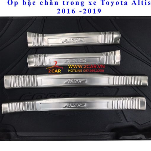 Ốp bậc cửa, Nẹp bước chân trong, ngoài xe Toyota Altis 2014 - 2021 chất liệu inox - Hình ảnh 5