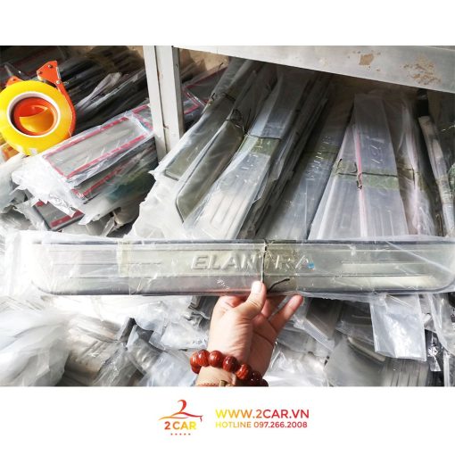 Ốp Bậc Cửa, Nẹp bước chân Trong, Ngoài Xe Huyndai Elantra 2016 2017 2018 2019 2020 2021, chất liệu Inox - Hình ảnh 6
