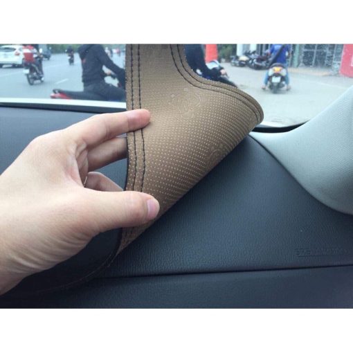 Thảm Taplo da carbon xe Toyota Yaris 2014 - 2015 2016 2017 Hàng 3 lớp chống trượt, chống nắng nóng hiệu quả - Hình ảnh 7