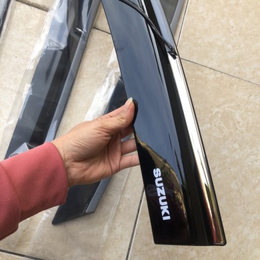 Vè che mưa xe Suzuki XL7, XL-7, Ertiga 2019- 2020 2021 2022 2023 chỉ inox cao cấp - Hình ảnh 7