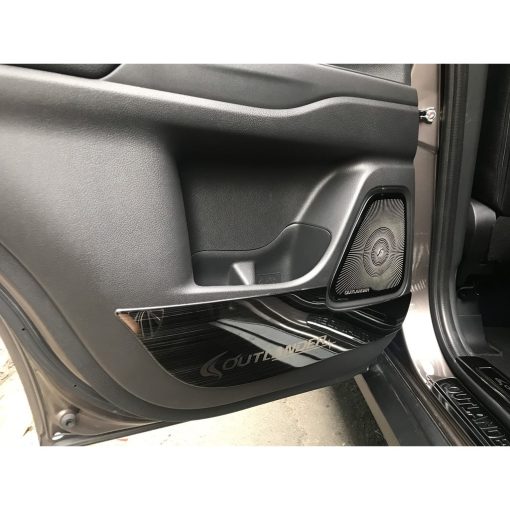 Ốp Tapli, Táp li cánh cửa xe Mitsubishi Outlander 2017 2018 2019 2020 2021 hàng titan cao cấp- Giá 1 bộ - Hình ảnh 9