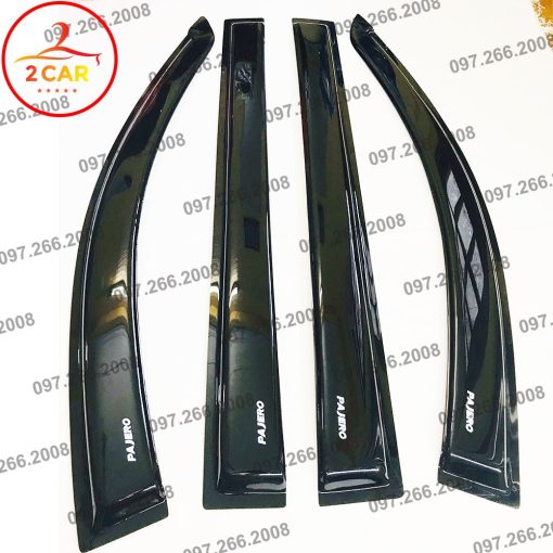 Vè che mưa Mitsubishi Pajero 2011-2023 nhựa đen Thái Lan